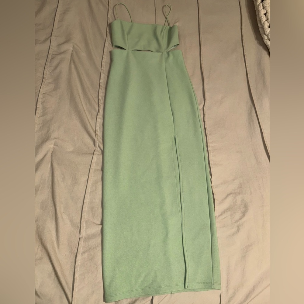 Size S/4 💚 mint/green color Hello Molly SWERVE THROUGH MIDI DRESS GREEN